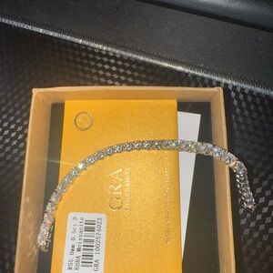 Elegant Silver Bracelet with Sparkling moissanite stones